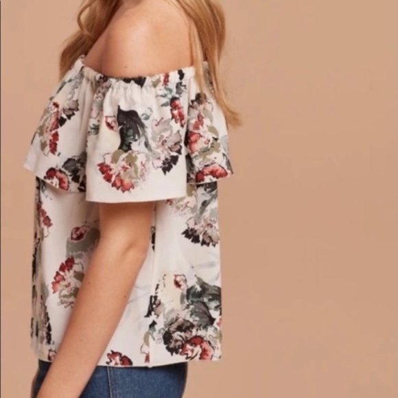 Aritzia Wilfred Promener off-shoulder Blouse - Lilac/Floral, Size Small - Picture 7 of 13